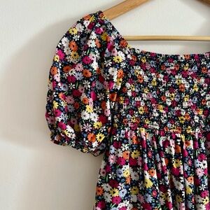 GAP Girls Floral Smocked Puff Sleeve Top - size M